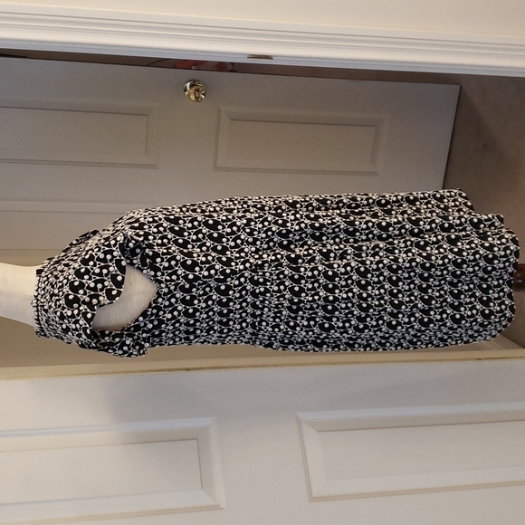 LOFT Black And White Eyelet Ruffle Sleeve Dress NWT - Picture 6 of 14